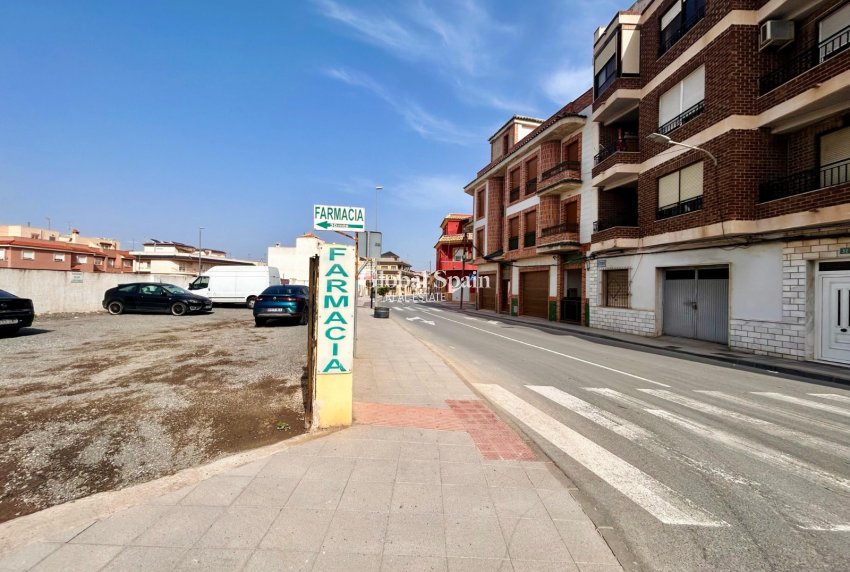 Resale - LAND -
ROJALES - Inland