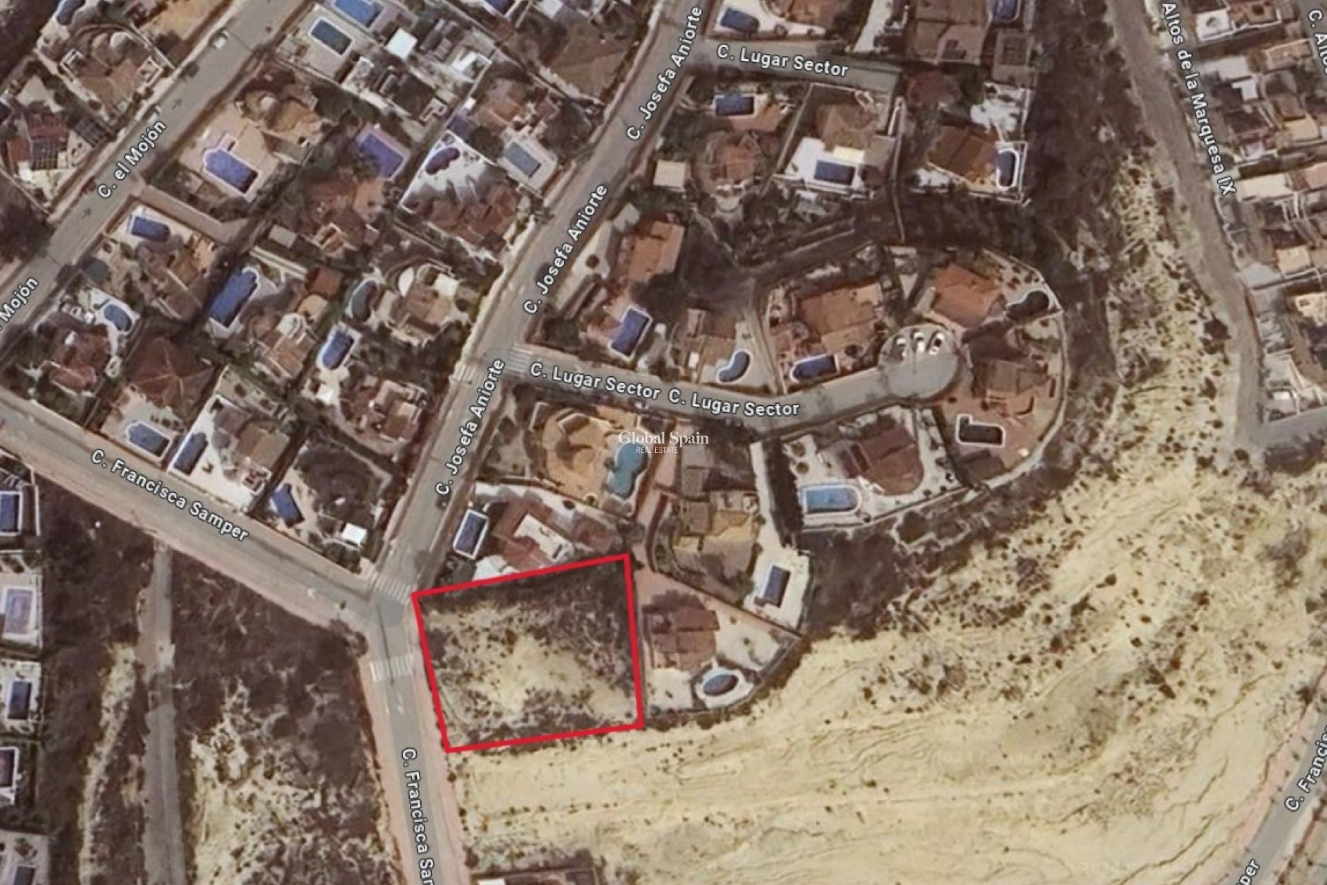 Resale - LAND -
ROJALES - Inland