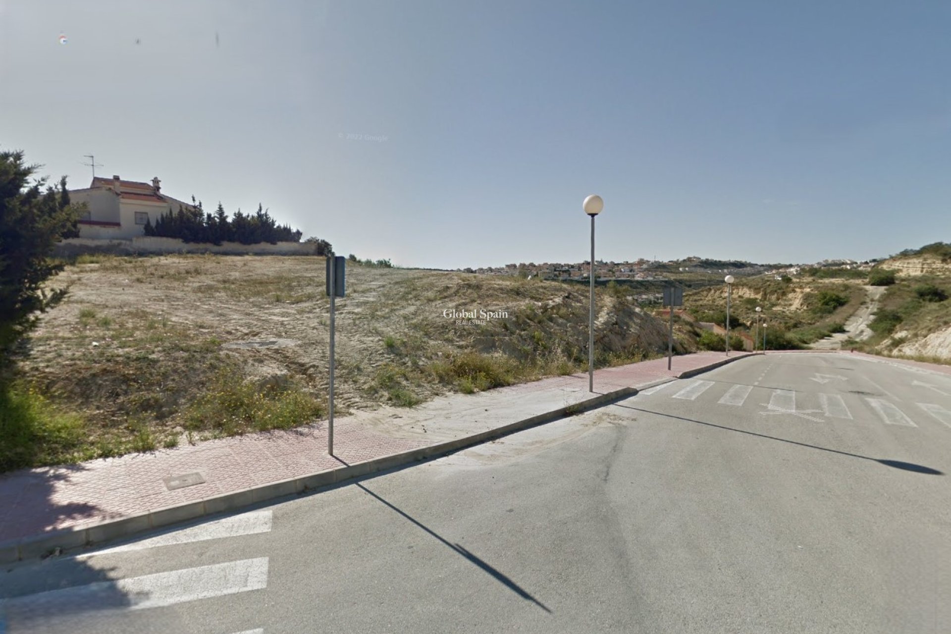 Resale - LAND -
ROJALES - Inland