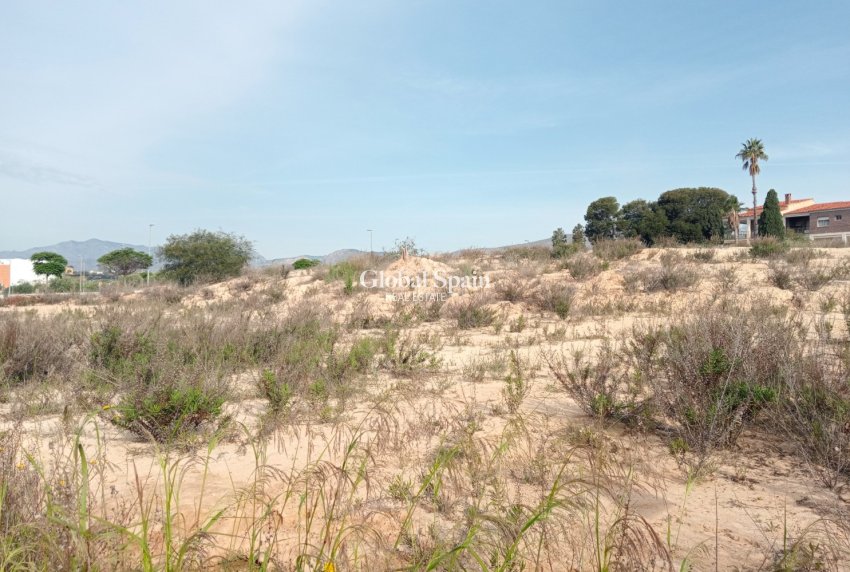 Resale - LAND -
VILLAJOYOSA - Villajoyosa