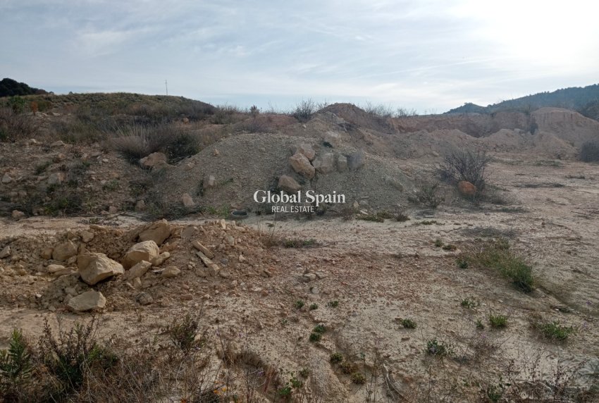 Resale - LAND -
VILLAJOYOSA - Villajoyosa