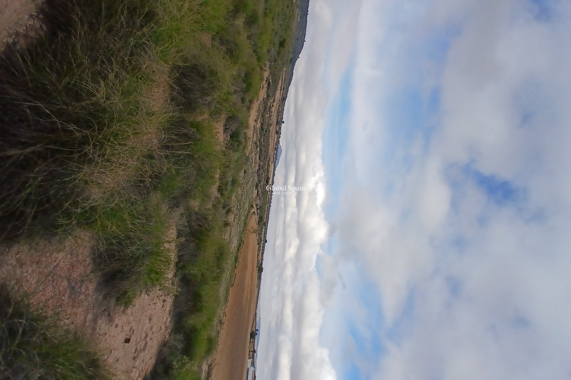 Resale - LAND -
YECLA - Inland