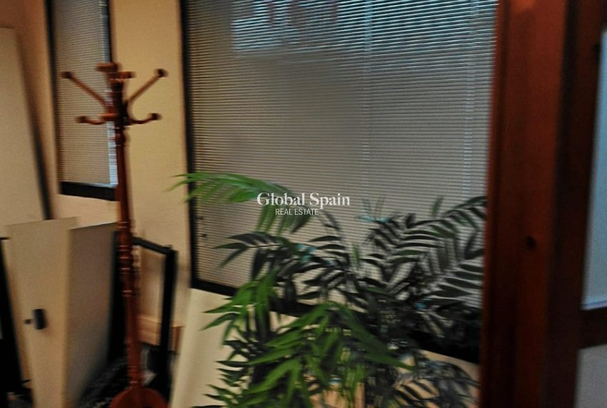 Resale - Local -
BENIDORM - Centro