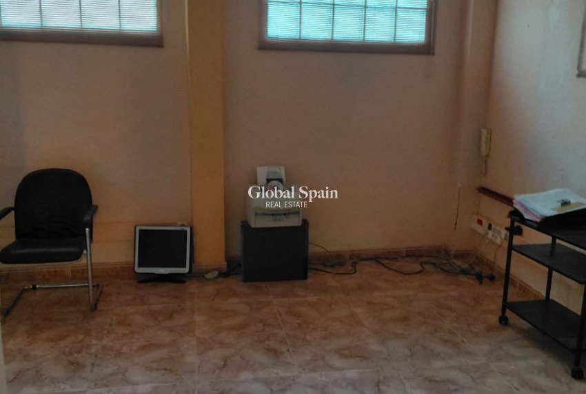 Resale - Local -
BENIDORM - Centro