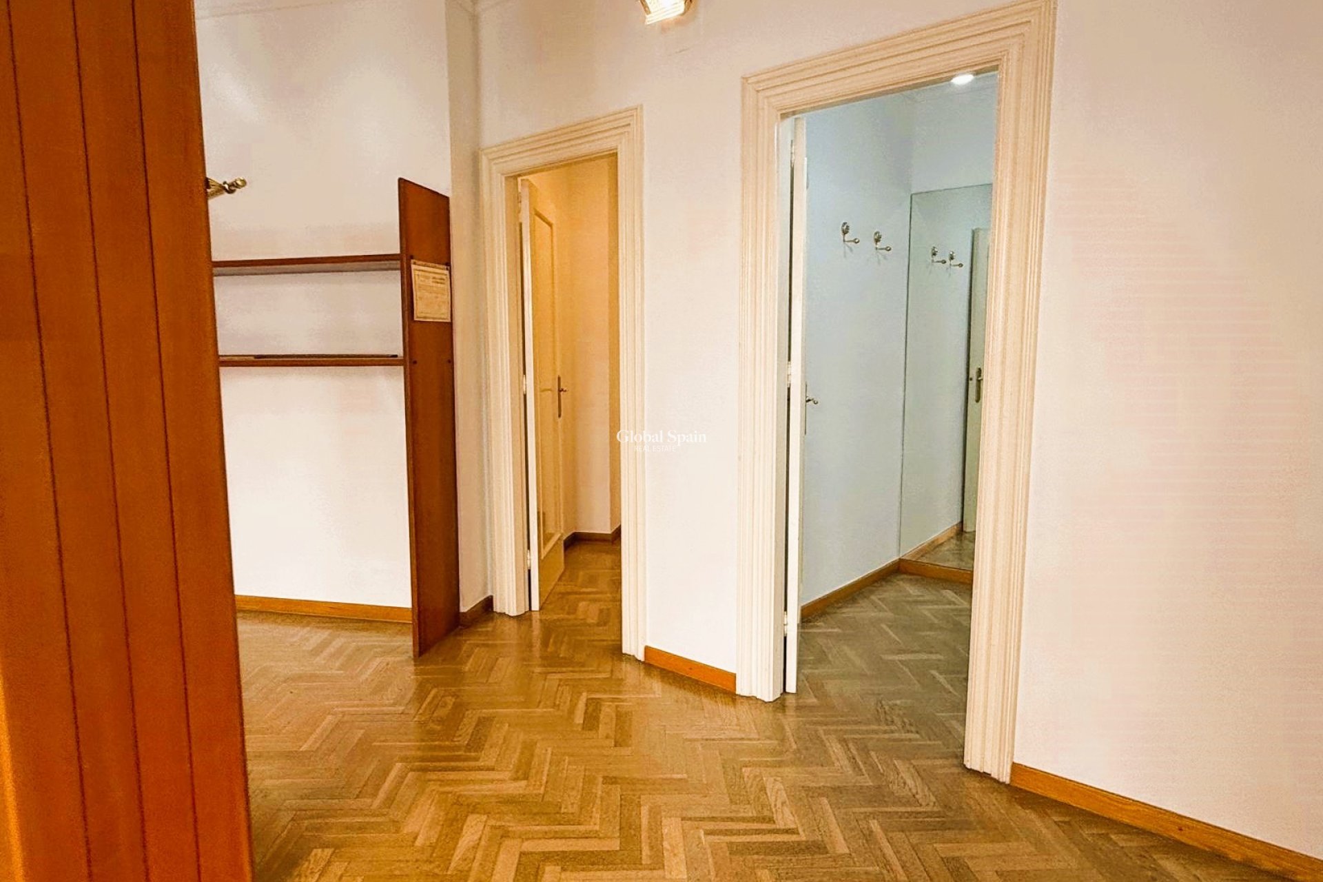 Resale - Local -
DENIA - Center