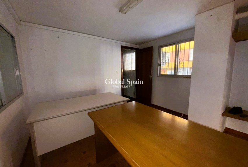 Resale - Local -
DENIA - Center