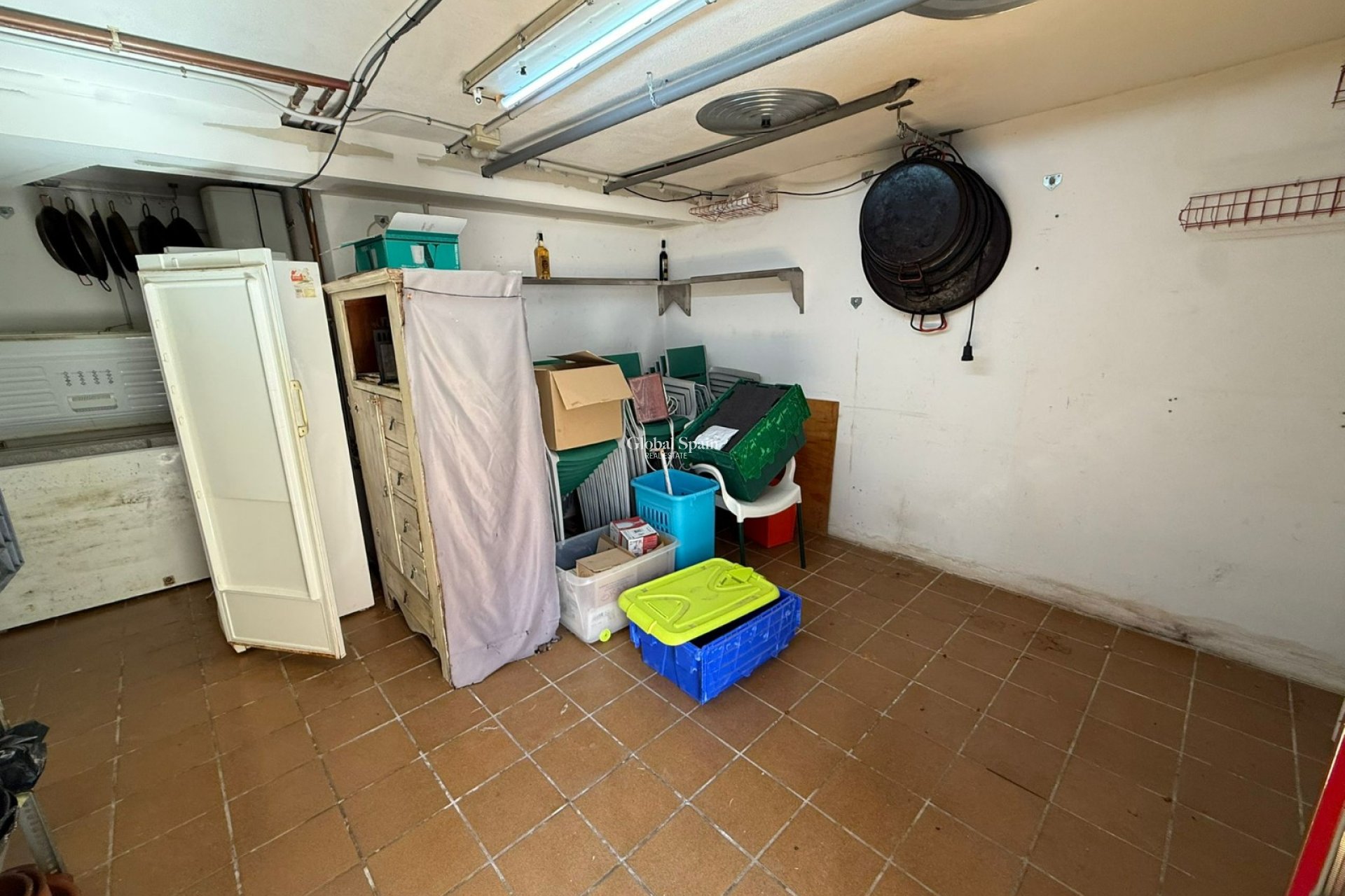 Resale - Local -
PILES - Playa