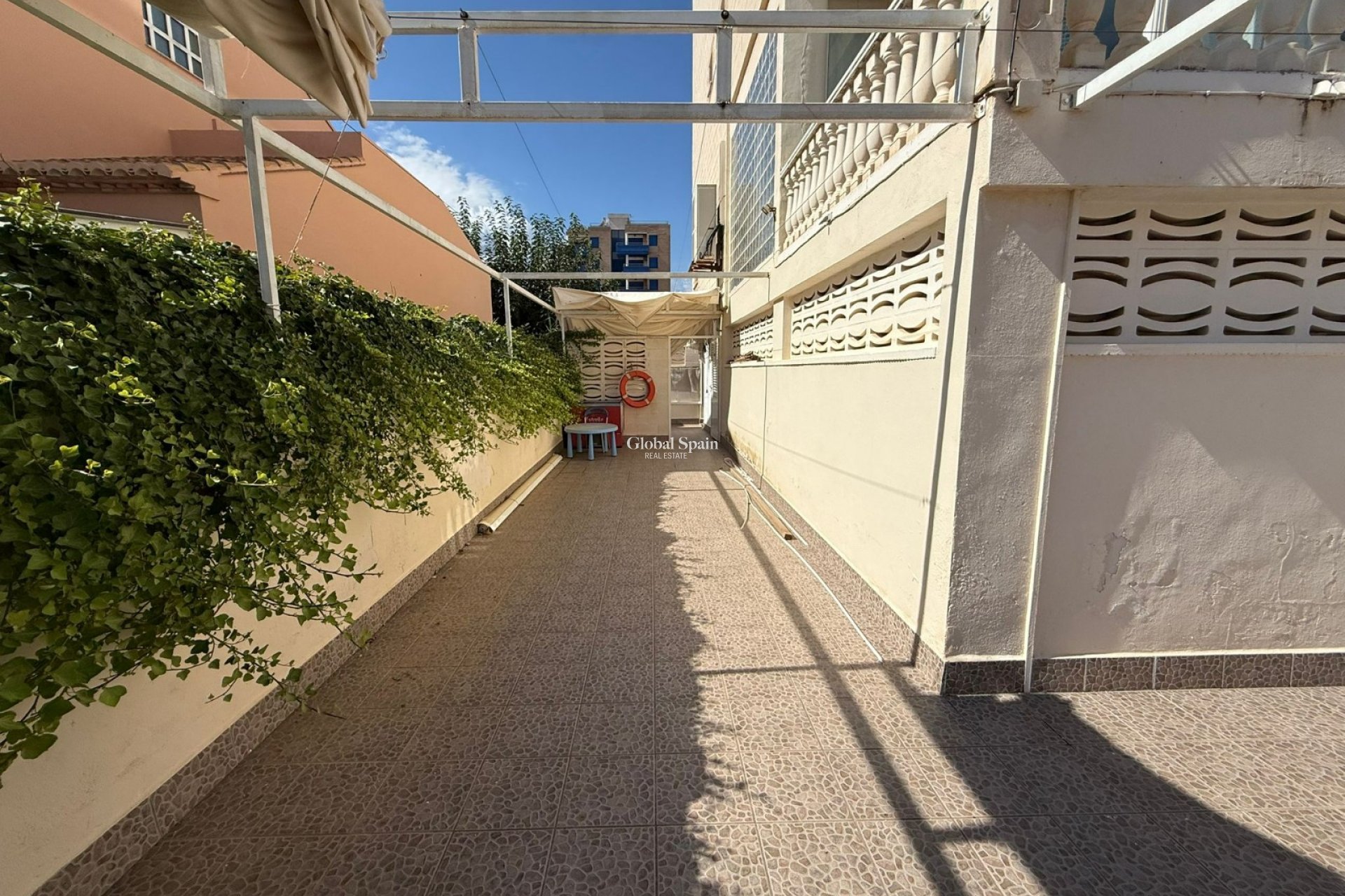 Resale - Local -
PILES - Playa