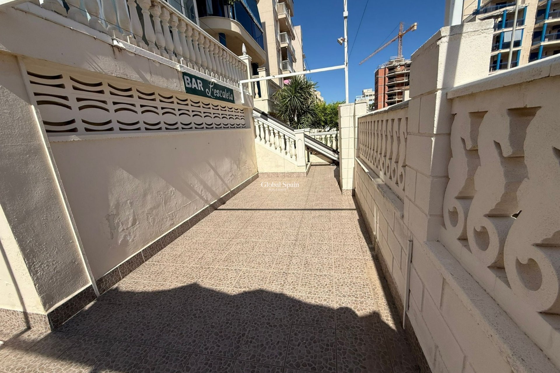 Resale - Local -
Piles - Playa