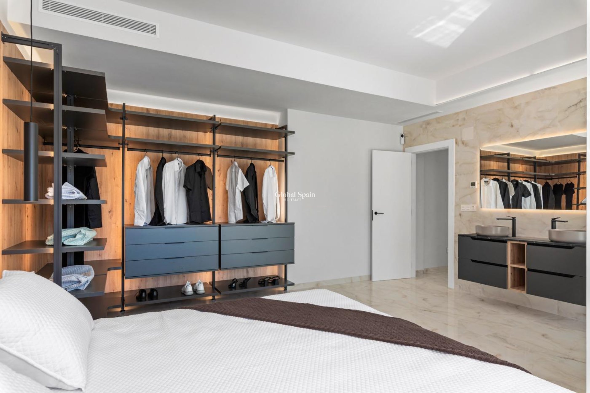 Resale - Luxury Villa -
ALGORFA - Comunidad valenciana