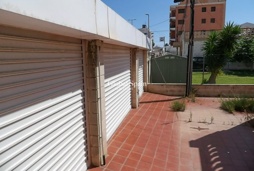 Resale - PARKING SPACE / GARAGE -
PILES - Playa
