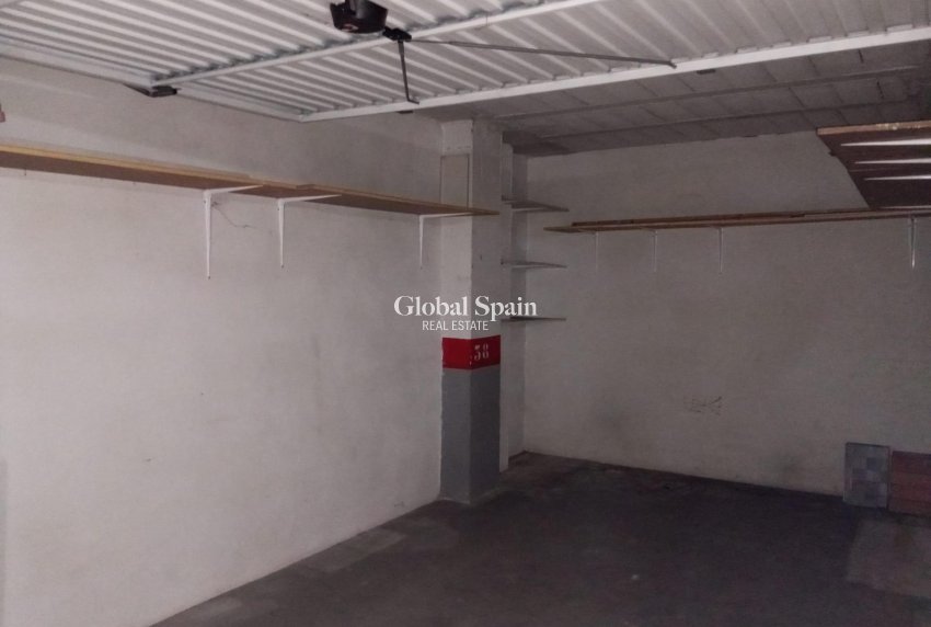 Resale - PARKING SPACE / GARAGE -
TORREVIEJA - Estacion de autobuses