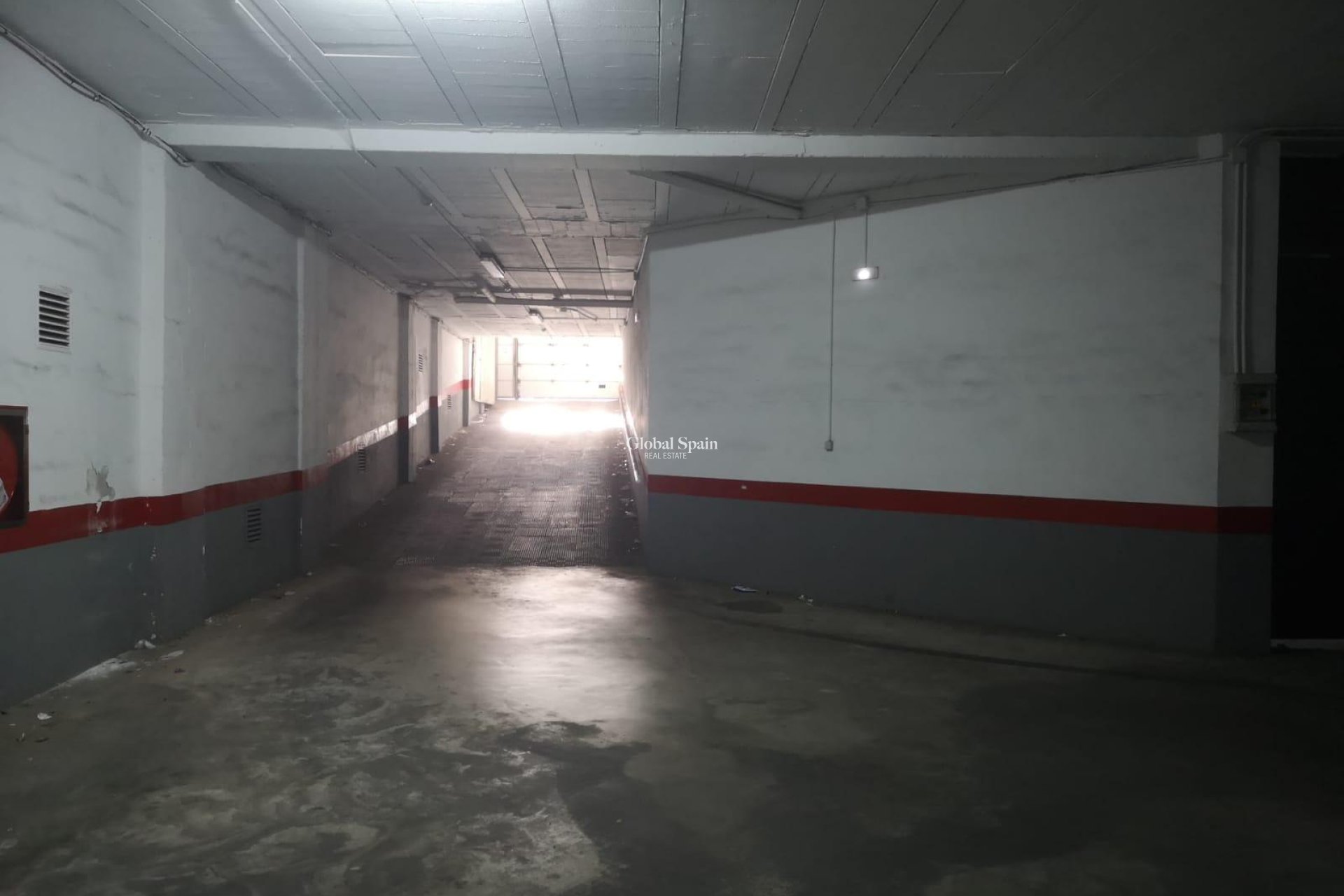 Resale - PARKING SPACE / GARAGE -
TORREVIEJA - Estacion de autobuses