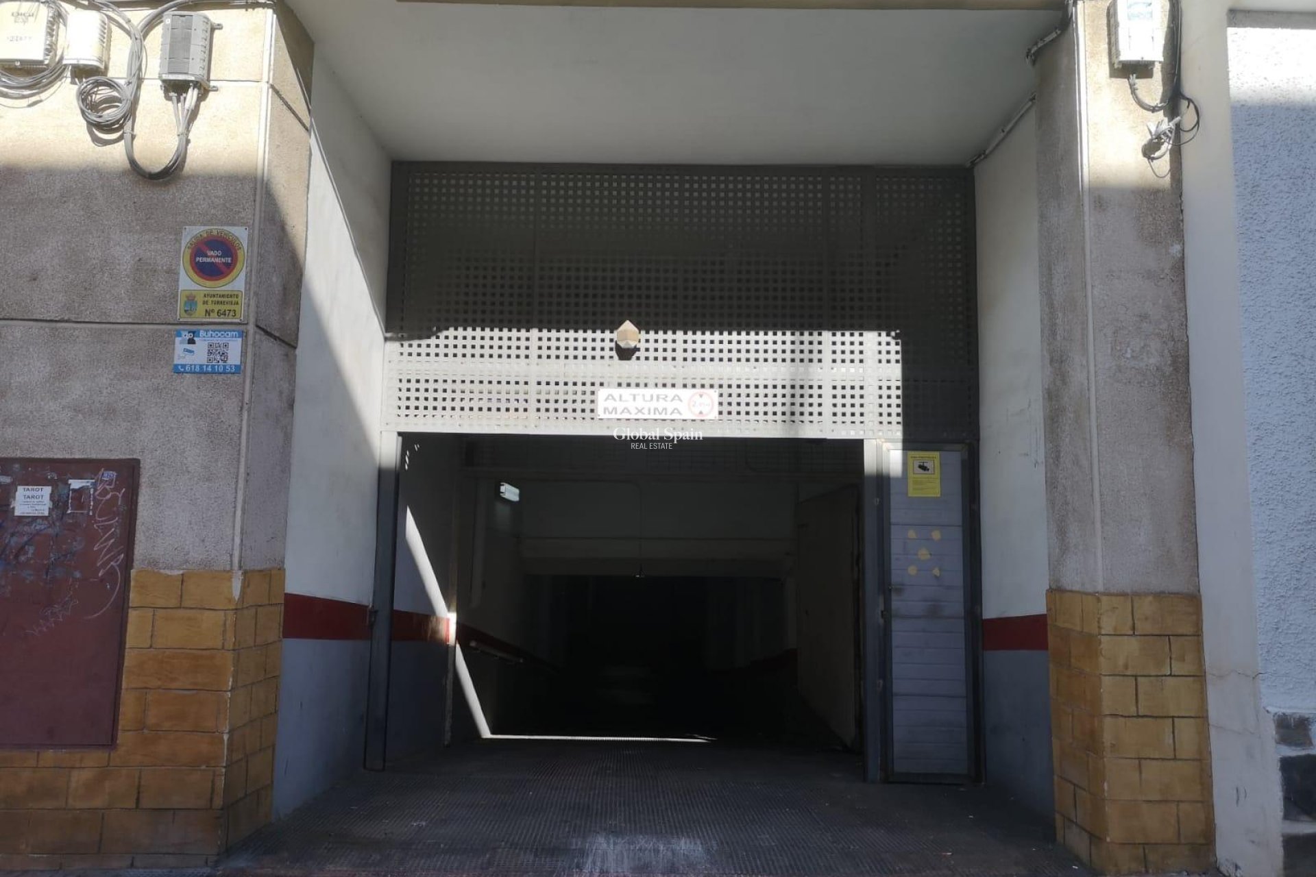 Resale - PARKING SPACE / GARAGE -
TORREVIEJA - Estacion de autobuses