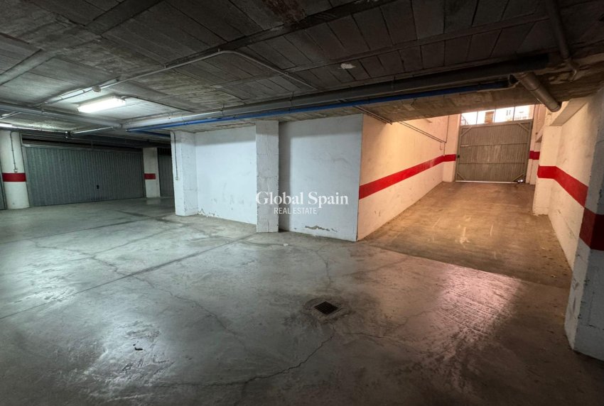 Resale - PARKING SPACE / GARAGE -
TORREVIEJA - Estacion de autobuses