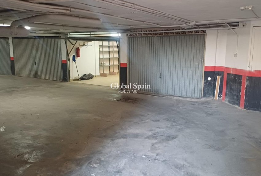 Resale - PARKING SPACE / GARAGE -
TORREVIEJA - Los Europeos