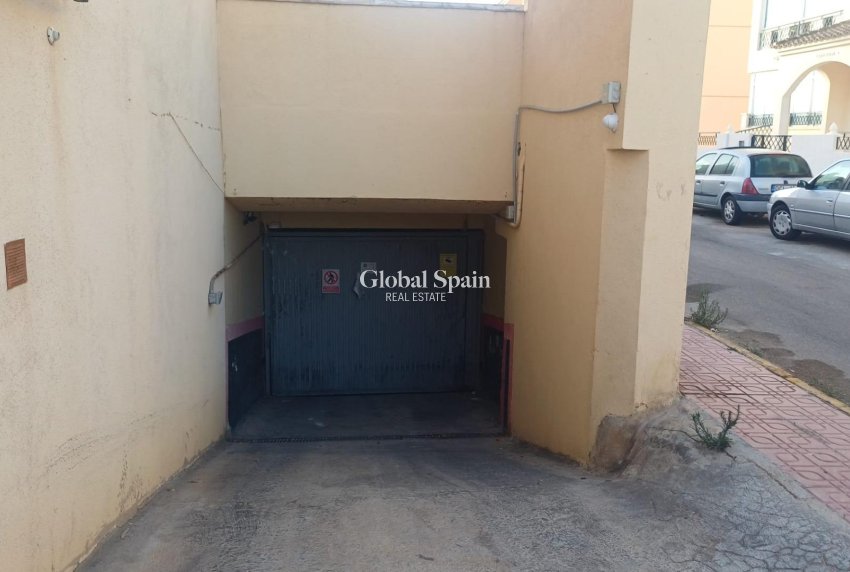 Resale - PARKING SPACE / GARAGE -
TORREVIEJA - Los Europeos