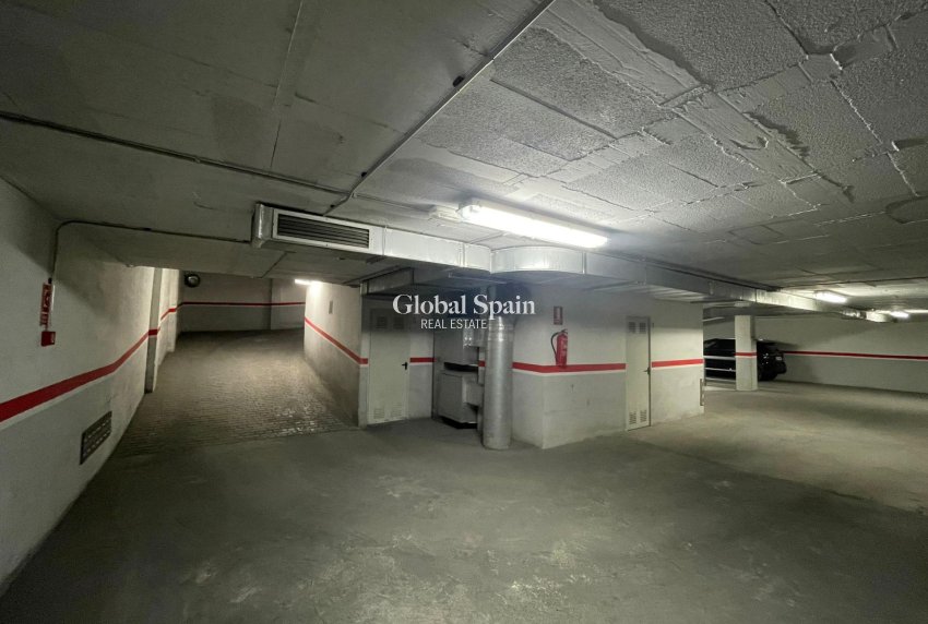 Resale - PARKING SPACE / GARAGE -
TORREVIEJA - Playa del cura