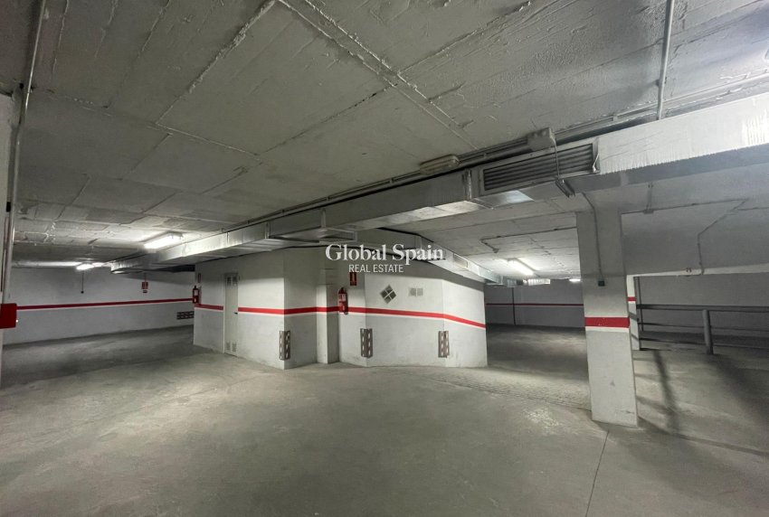 Resale - PARKING SPACE / GARAGE -
TORREVIEJA - Playa del cura