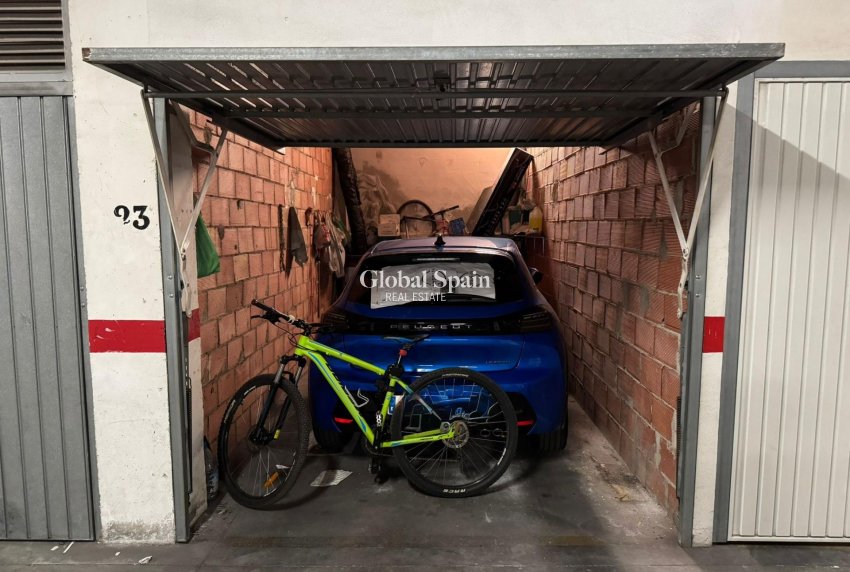 Resale - PARKING SPACE / GARAGE -
TORREVIEJA - Playa del cura
