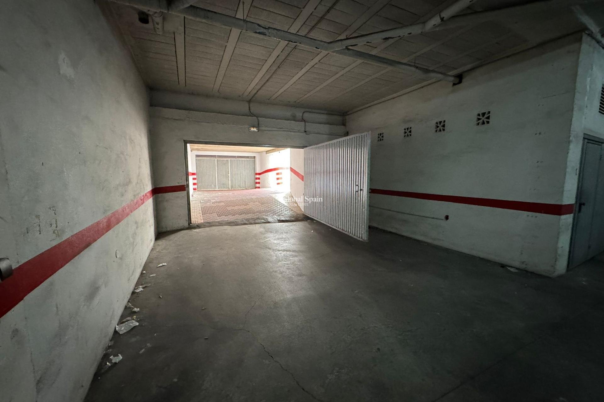 Resale - PARKING SPACE / GARAGE -
TORREVIEJA - Playa del cura