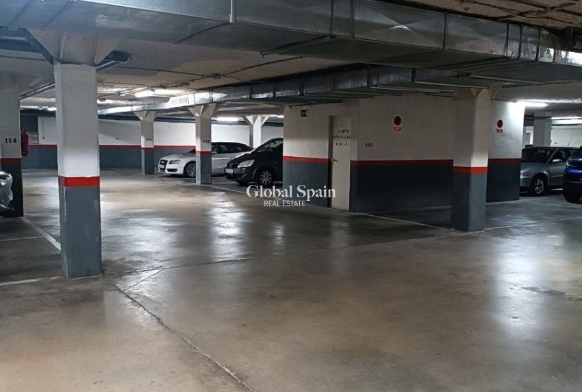 Resale - PARKING SPACE / GARAGE -
VILLAJOYOSA - Cala de Villajoyosa