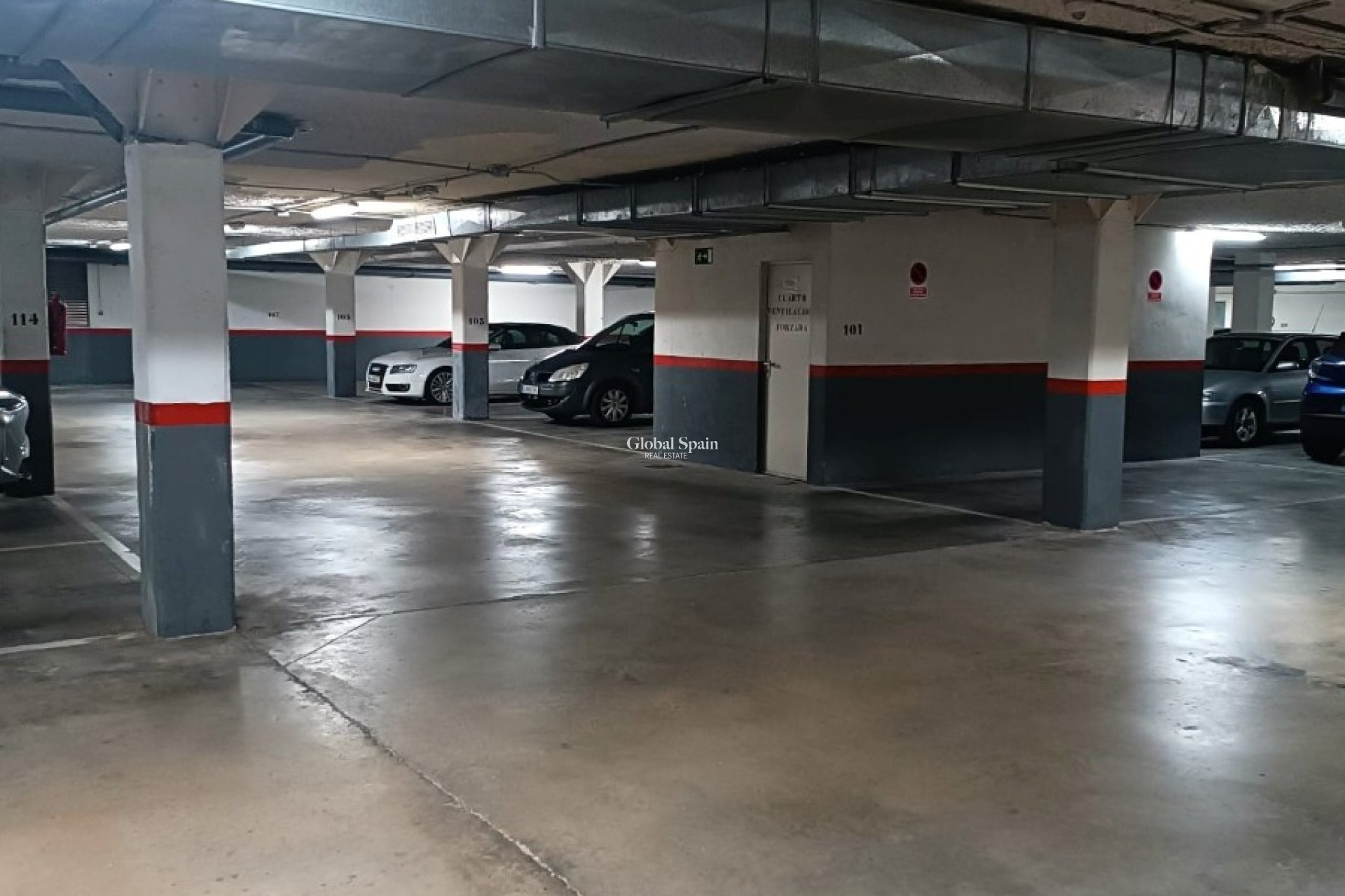 Resale - PARKING SPACE / GARAGE -
VILLAJOYOSA - Cala de Villajoyosa