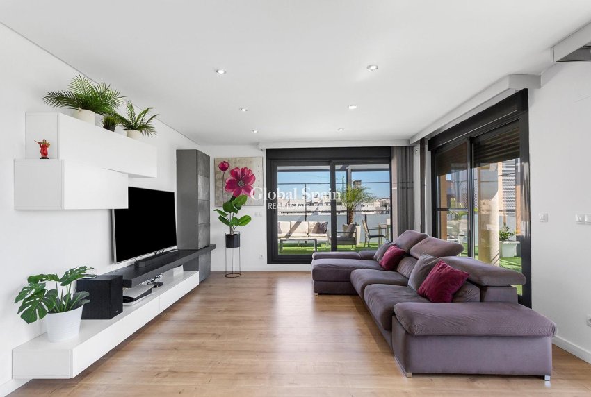 Resale - PENTHOUSE -
ALICANTE - Pau 5