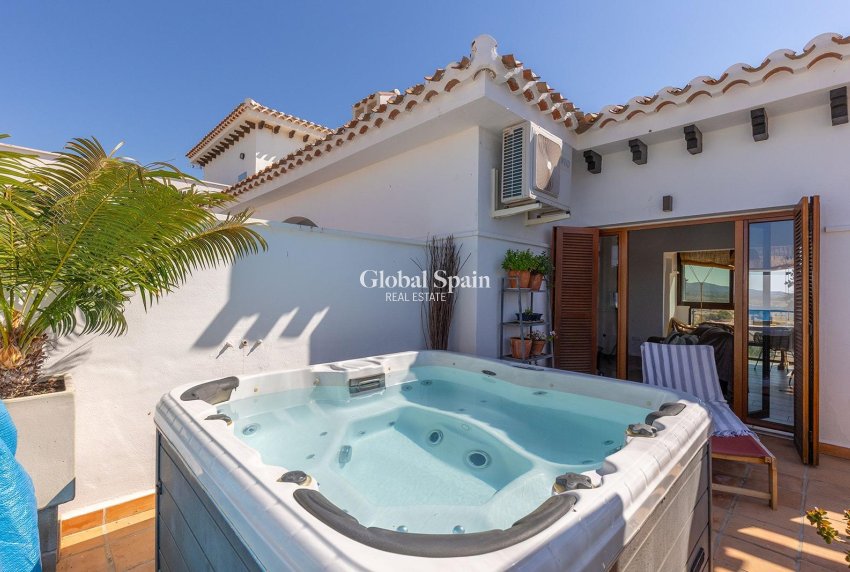 Resale - PENTHOUSE -
BAÑOS Y MENDIGO - El Valle Golf Resort