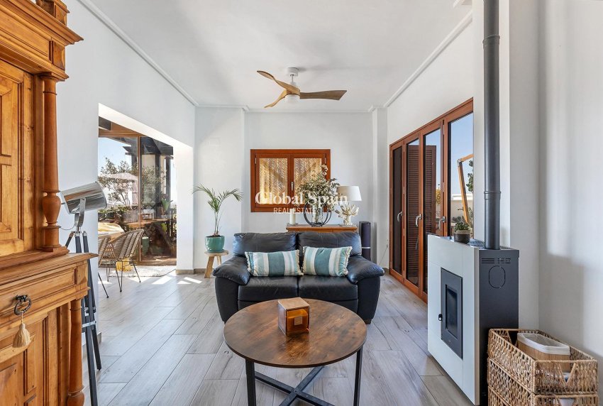 Resale - PENTHOUSE -
BAÑOS Y MENDIGO - El Valle Golf Resort