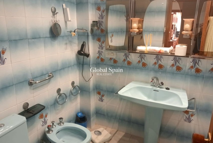 Resale - PENTHOUSE -
BENIDORM - Centro