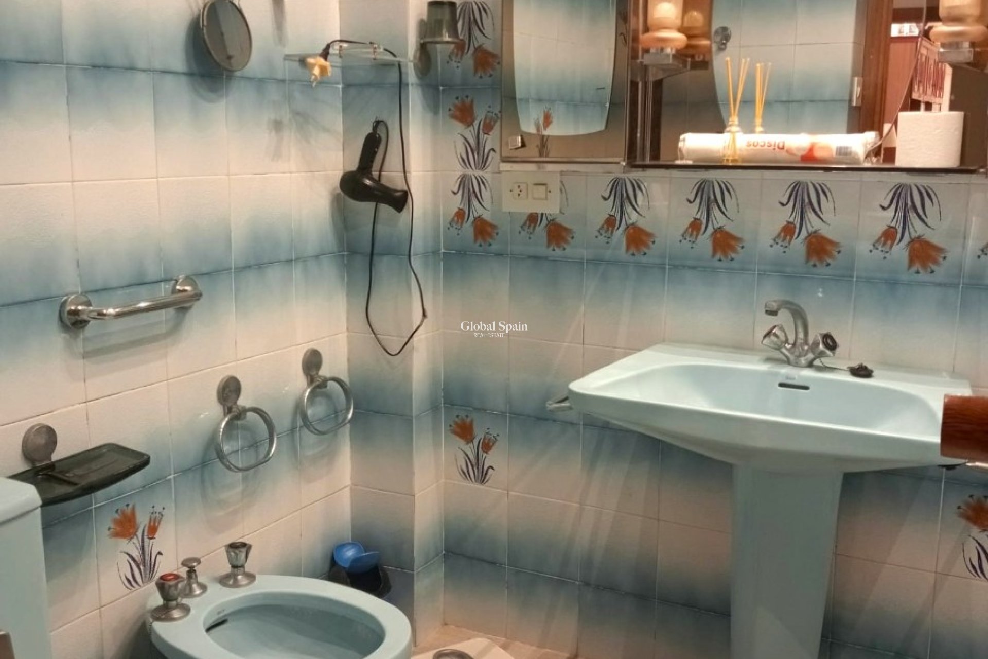 Resale - PENTHOUSE -
BENIDORM - Centro