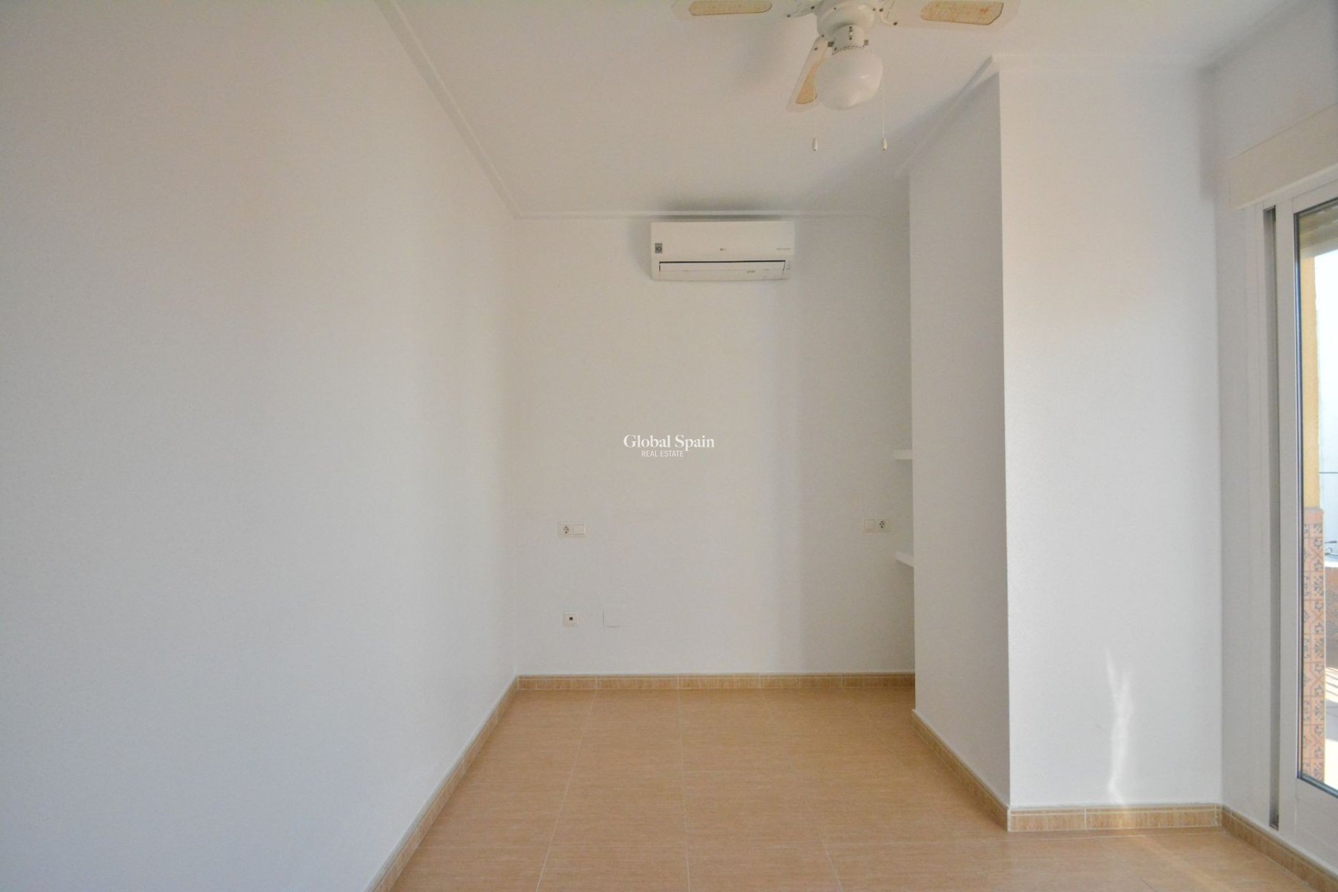 Resale - PENTHOUSE -
GUARDAMAR DEL SEGURA - Costa Blanca