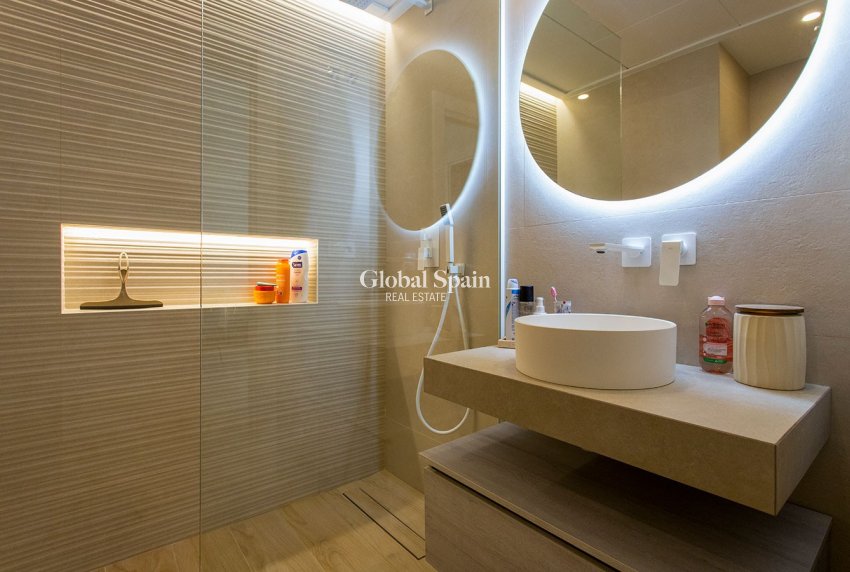 Resale - PENTHOUSE -
GUARDAMAR DEL SEGURA - EL RASO
