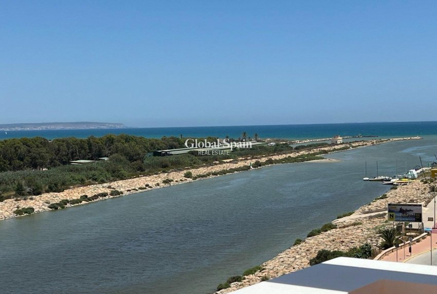 Resale - PENTHOUSE -
GUARDAMAR DEL SEGURA