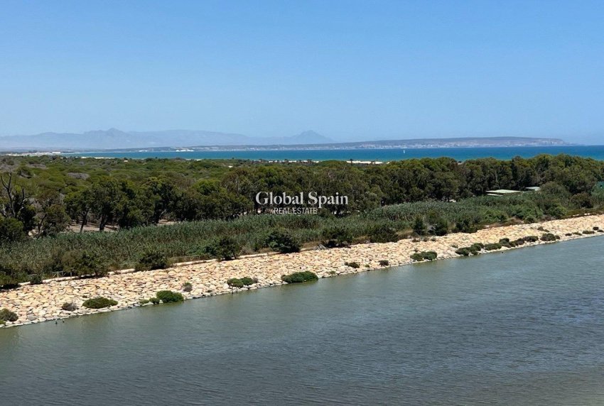 Resale - PENTHOUSE -
GUARDAMAR DEL SEGURA