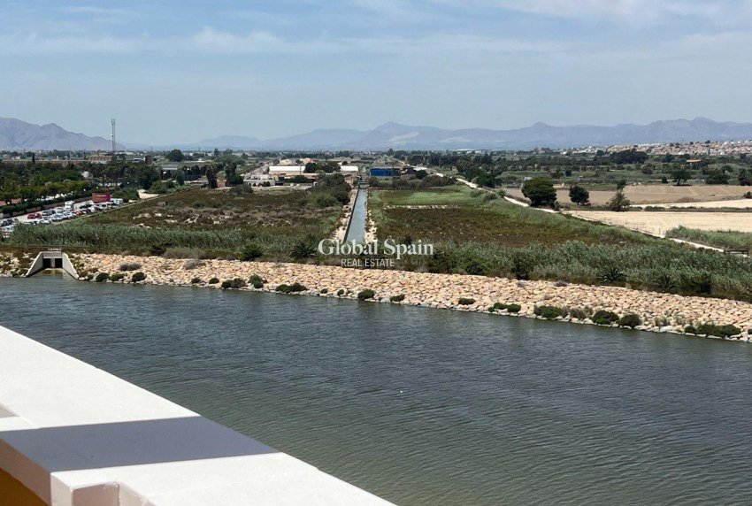 Resale - PENTHOUSE -
GUARDAMAR DEL SEGURA