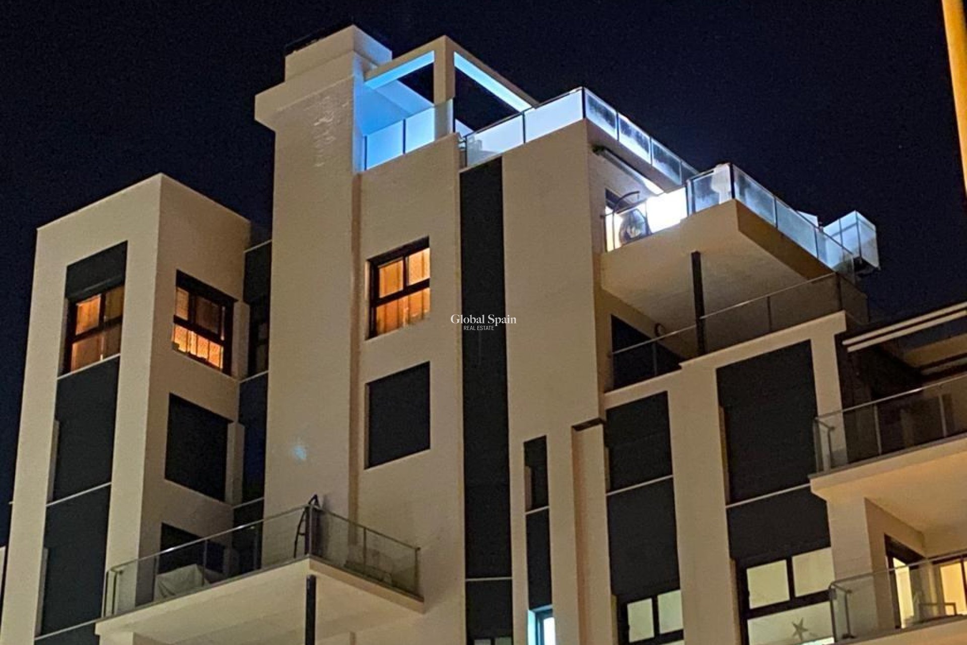 Resale - PENTHOUSE -
GUARDAMAR DEL SEGURA