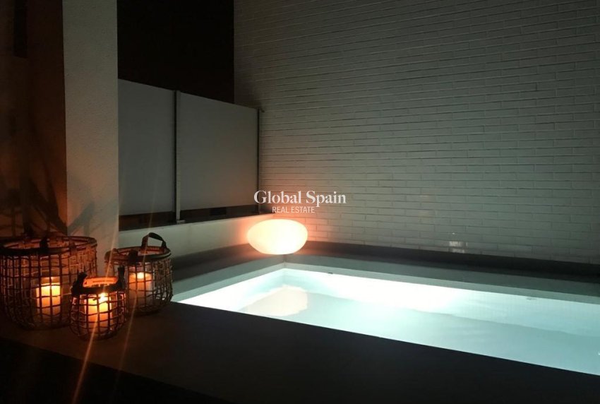 Resale - PENTHOUSE -
GUARDAMAR DEL SEGURA