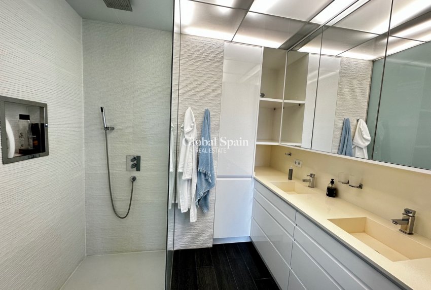 Resale - Penthouse -
GUARDAMAR DEL SEGURA