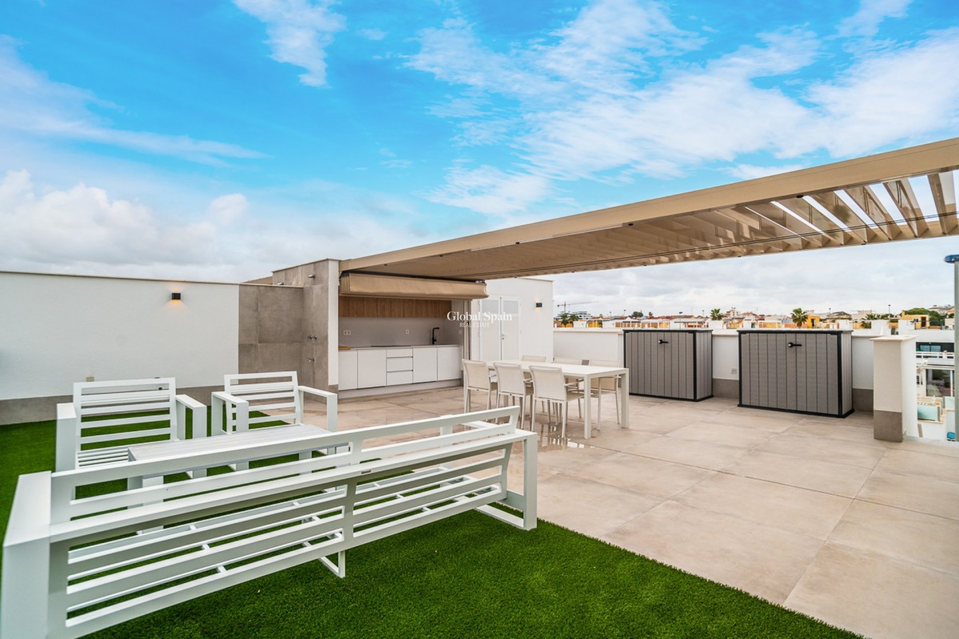 Resale - PENTHOUSE -
LO PAGÁN