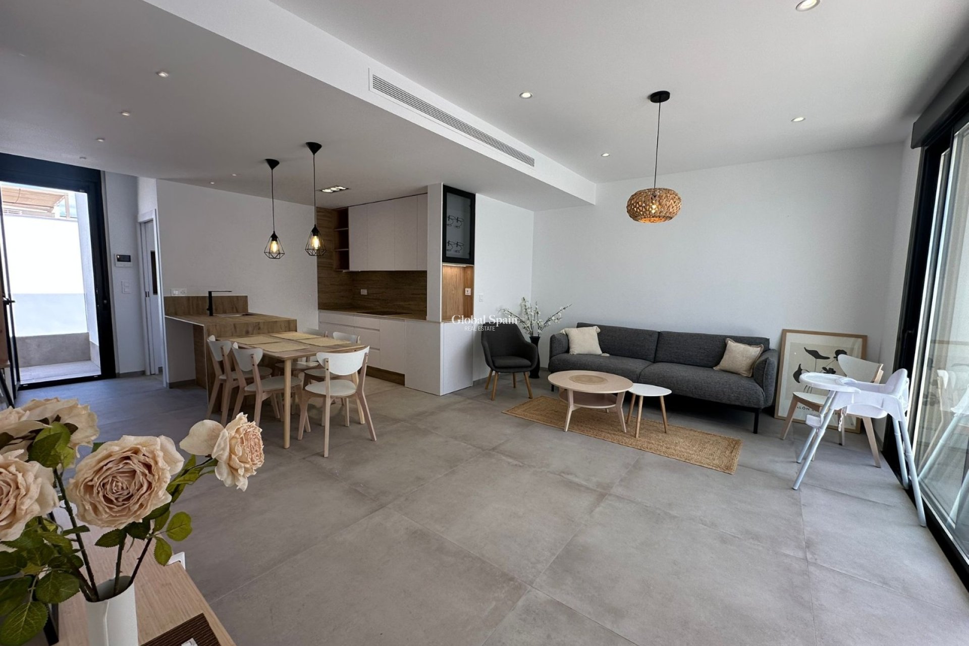 Resale - PENTHOUSE -
LO PAGÁN