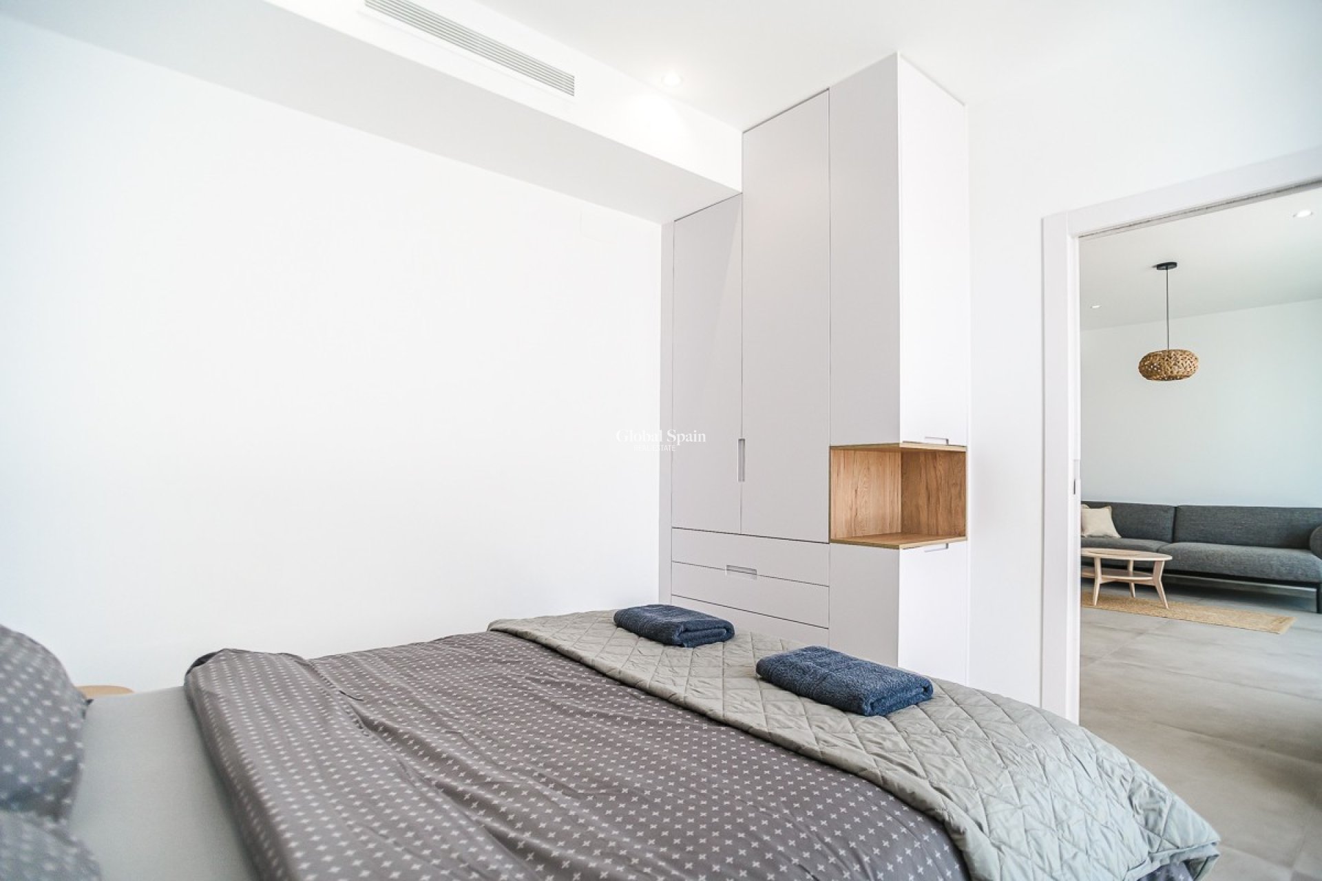 Resale - PENTHOUSE -
LO PAGÁN