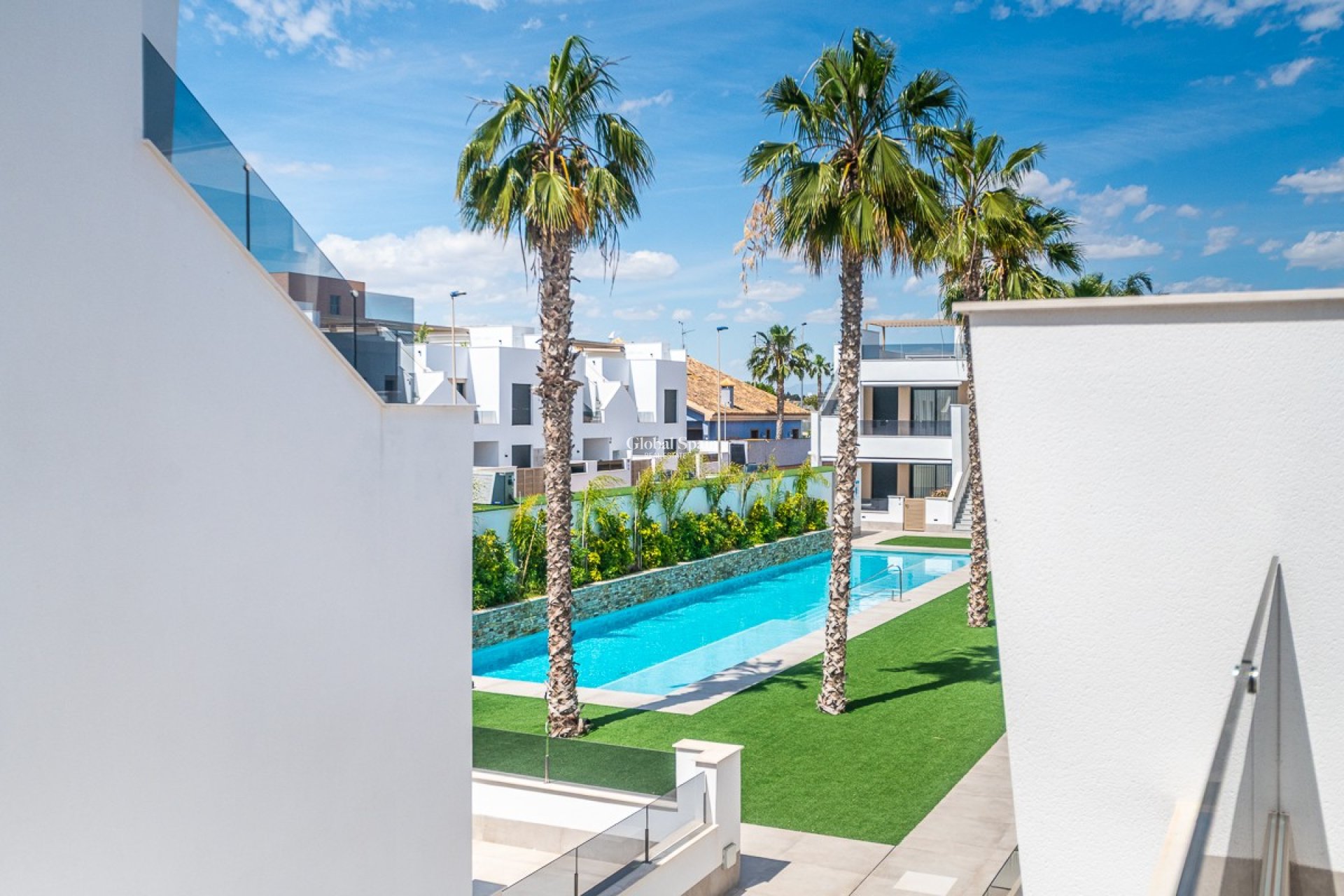 Resale - PENTHOUSE -
LO PAGÁN
