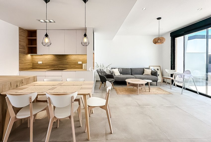 Resale - PENTHOUSE -
LO PAGÁN