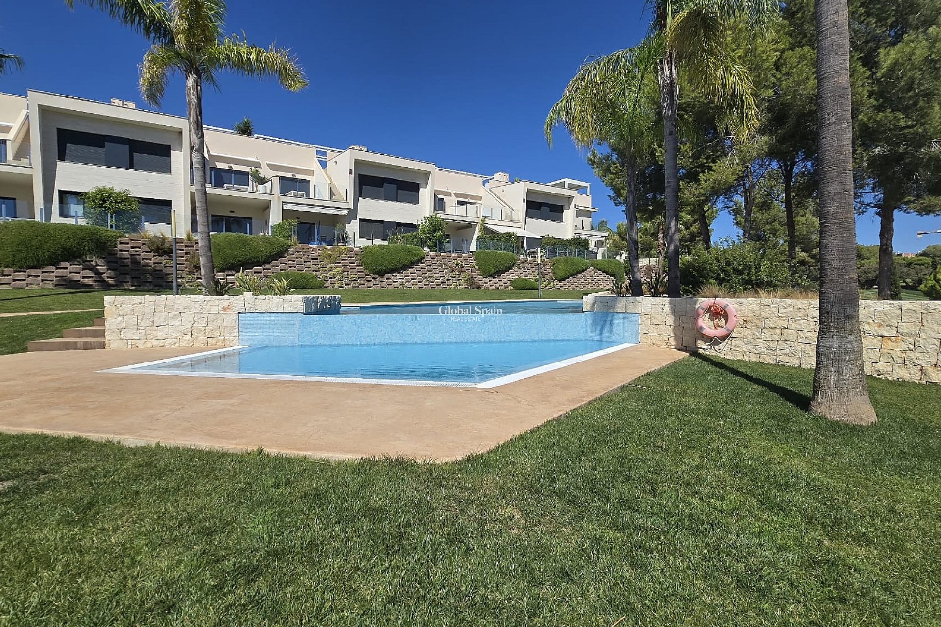 Resale - PENTHOUSE -
LO ROMERO GOLF - Inland