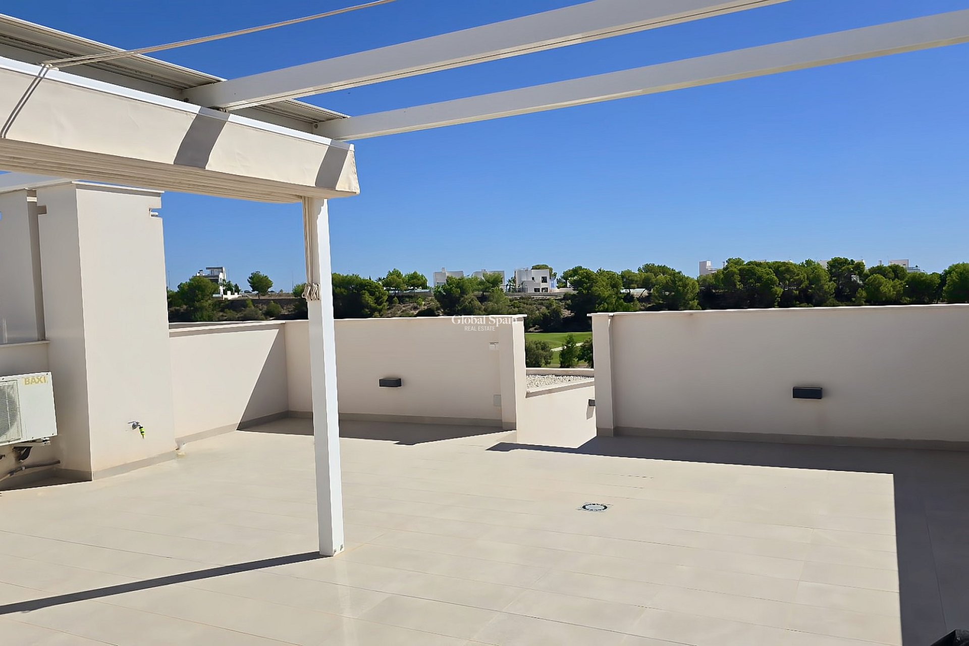 Resale - PENTHOUSE -
LO ROMERO GOLF - Inland