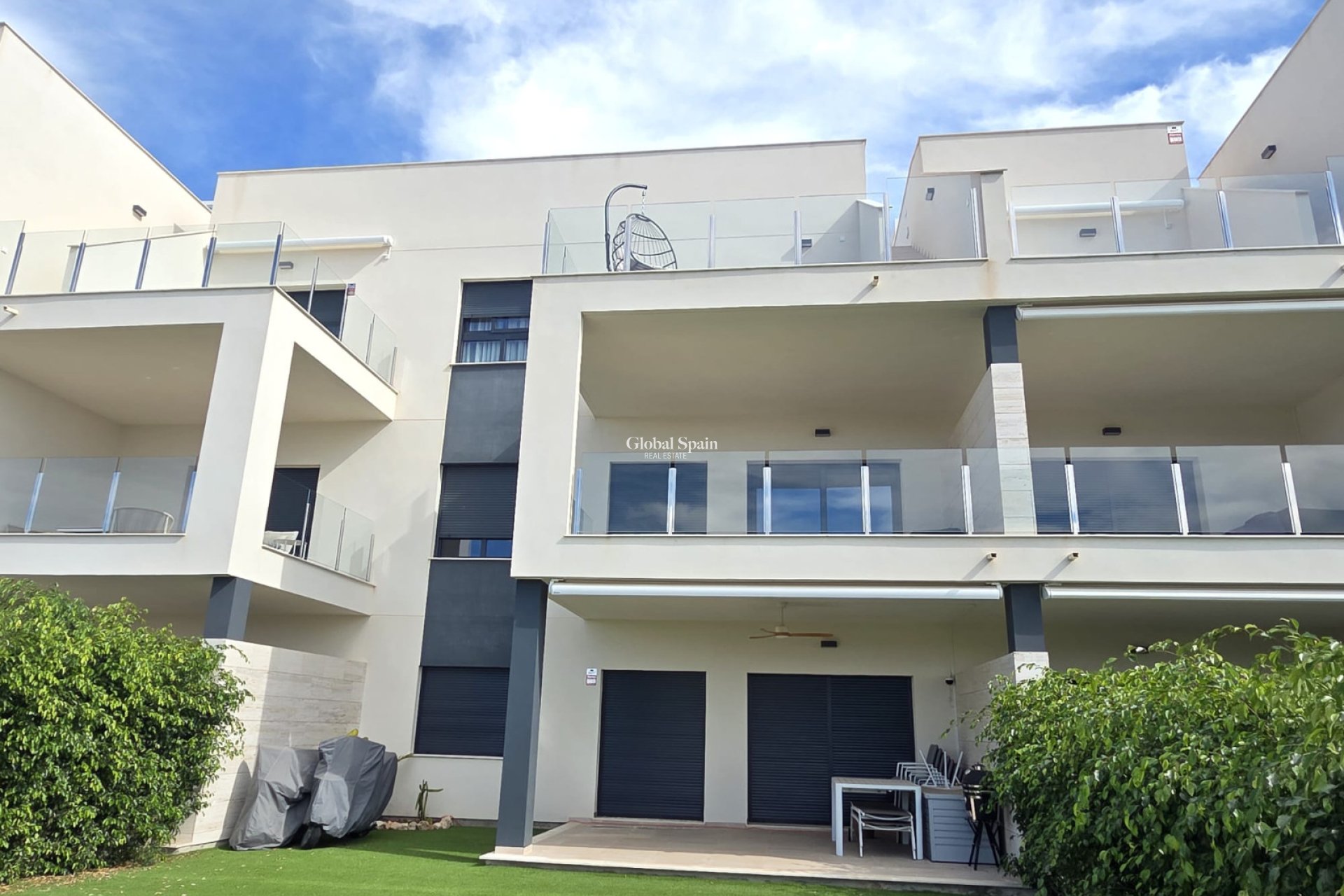 Resale - PENTHOUSE -
LO ROMERO GOLF - Inland