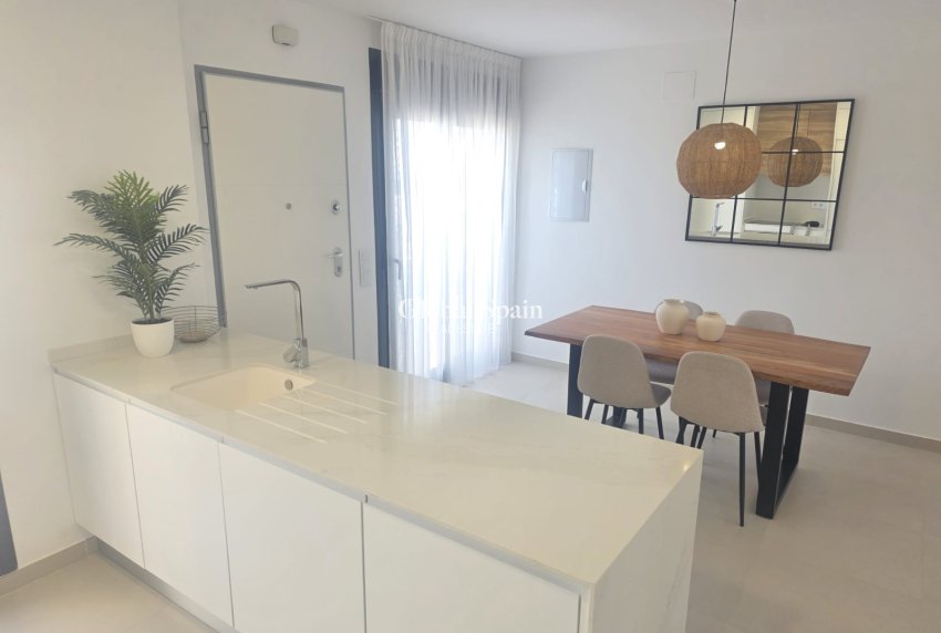 Resale - PENTHOUSE -
LO ROMERO GOLF - Inland