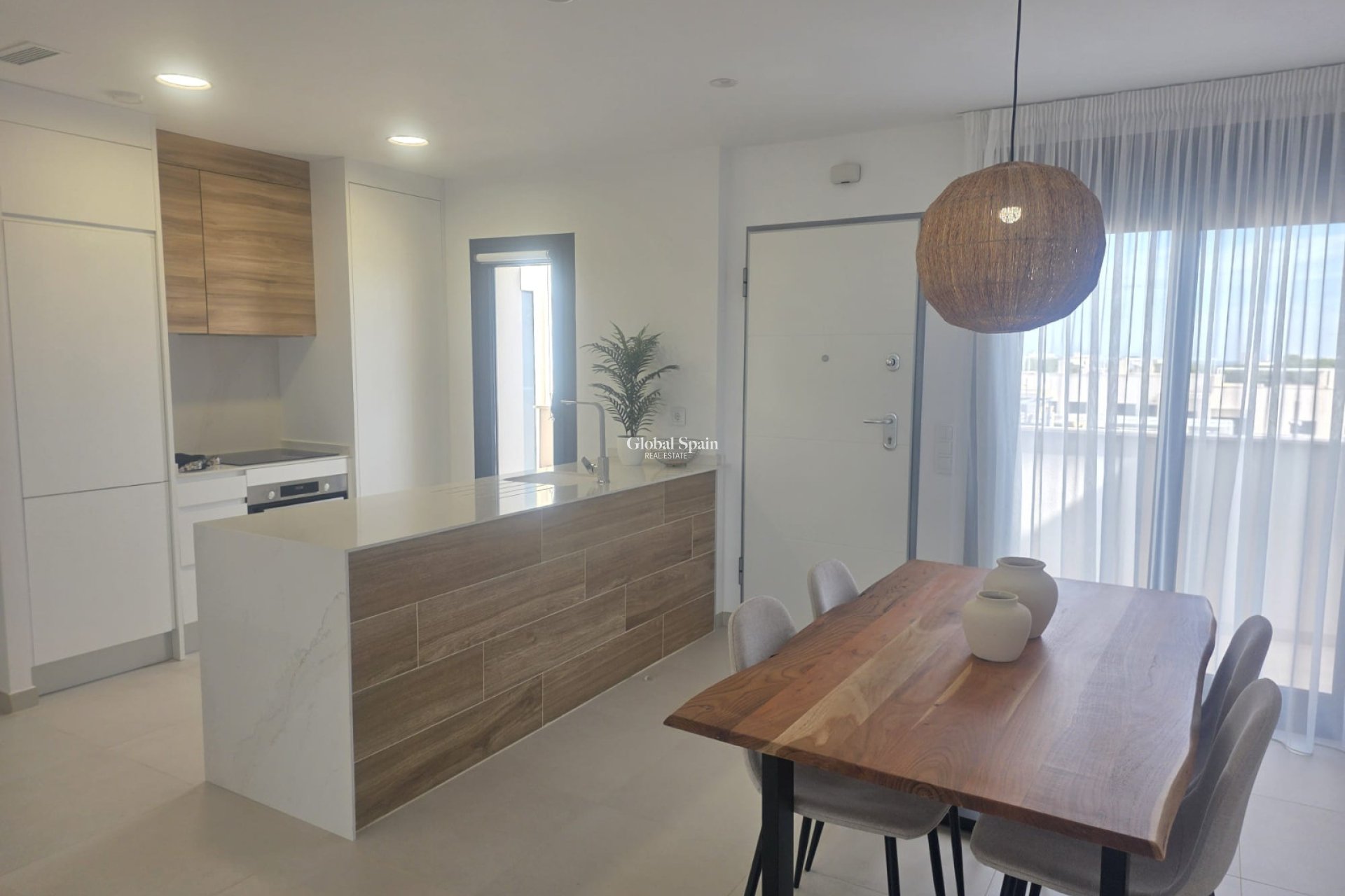 Resale - PENTHOUSE -
LO ROMERO GOLF - Inland